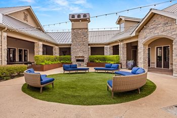 Outdoor firepit patio